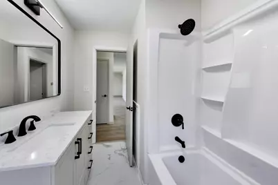 611 W Kimball Avenue, Woodstock, IL 60098 - Photo 16