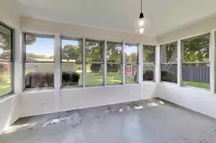 611 W Kimball Ave, Woodstock, IL 60098 - Photo 8