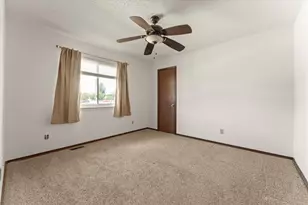 914 Kara Dr, Champaign, IL 61822 - Photo 22