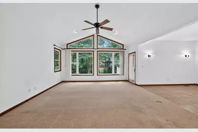 862 Briggs Avenue, Dixon, IL 61021 - Photo 8