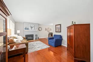 6930 Blue Flag Ave, Woodridge, IL 60517 - Photo 6