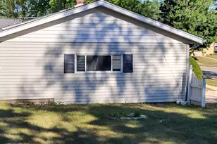 2816 Pleasant View Ave, Rockford, IL 61108 - Photo 2