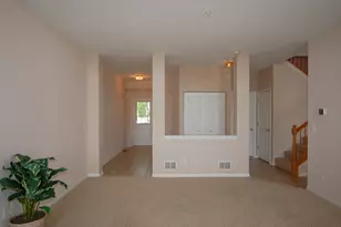 2034 Ivy Ridge Dr, Hoffman Estates, IL 60192 - Photo 6