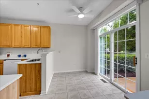 2034 Ivy Ridge Dr, Hoffman Estates, IL 60192 - Photo 14