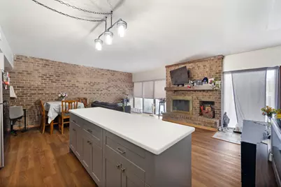 304 Kenneth Circle, Elgin, IL 60120 - Photo 8
