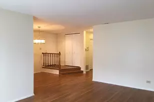 251 Coventry Cir, Vernon Hills, IL 60061 - Photo 6