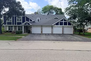 251 Coventry Cir, Vernon Hills, IL 60061 - Photo 1