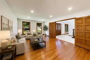 1317 S Yale Ave, Arlington Heights, IL 60005 - Photo 2