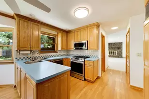 1317 S Yale Ave, Arlington Heights, IL 60005 - Photo 8