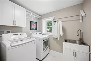586 Earl Dr, Northfield, IL 60093 - Photo 36