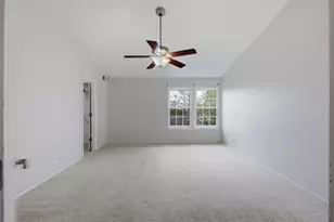 2020 Quaker Hollow Ln, Streamwood, IL 60107 - Photo 14