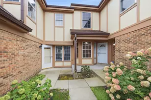 2020 Quaker Hollow Ln, Streamwood, IL 60107 - Photo 2