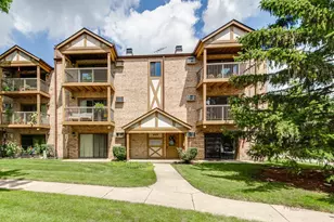 829 S Dwyer Ave, Arlington Heights, IL 60005 - Photo 1