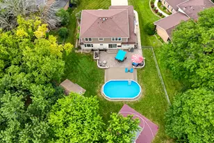 811 Spring Cove Dr, Schaumburg, IL 60193 - Photo 30