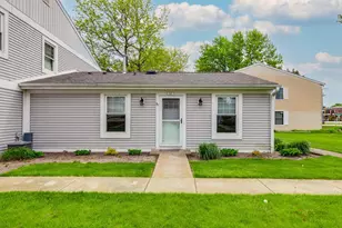 247 Sunset Ct, Vernon Hills, IL 60061 - Photo 1