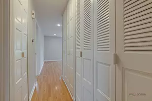 247 Sunset Ct, Vernon Hills, IL 60061 - Photo 18