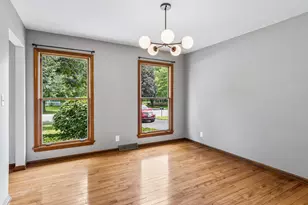 2305 Pepper Valley Dr, Geneva, IL 60134 - Photo 2