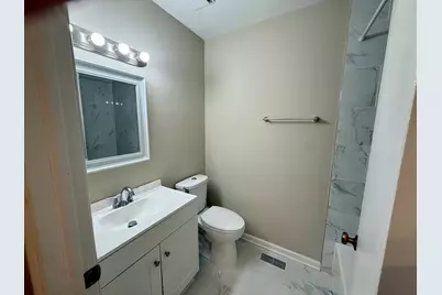 225 Nantucket Harbor, Schaumburg, IL 60193 - Photo 12