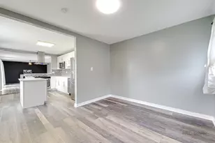 5 Wildwood Rd, Elk Grove Village, IL 60007 - Photo 12