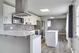5 Wildwood Rd, Elk Grove Village, IL 60007 - Photo 14
