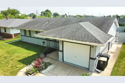 5 Wildwood Road, Elk Grove Village, IL 60007 - Photo 2