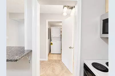 520 Biesterfield Road #209, Elk Grove Village, IL 60007 - Photo 16