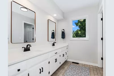 6S115 New Castle Road, Naperville, IL 60540 - Photo 32