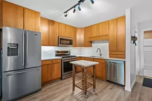 1112 Brentwood Dr, Round Lake Beach, IL 60073 - Photo 2