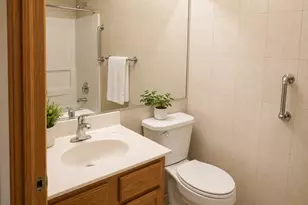 127 W Amberley Dr, Round Lake, IL 60073 - Photo 12
