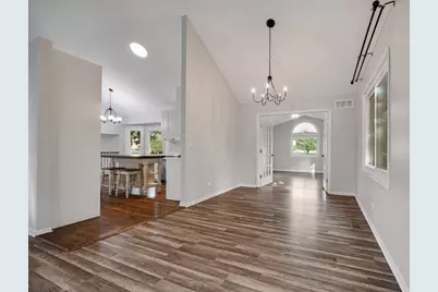 615 Chester Court E, Aurora, IL 60504 - Photo 8