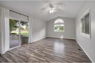 615 Chester Court E, Aurora, IL 60504 - Photo 10