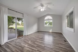 615 Chester Ct E, Aurora, IL 60504 - Photo 10
