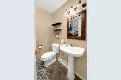 1429 Bolkinwood Drive, Freeport, IL 61032 - Photo 32