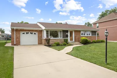 8059 W Leland Avenue, Norridge, IL 60706 - Photo 2
