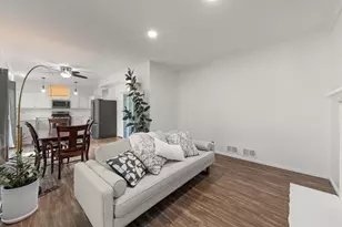 502 N Juniper Dr, North Aurora, IL 60542 - Photo 6
