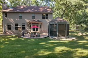 2307 N Country Springs Dr, Johnsburg, IL 60051 - Photo 2