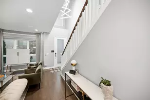 1279 Gateway Ct, Northbrook, IL 60062 - Photo 2