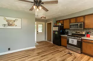 214 NE 6th Ave, Galva, IL 61434 - Photo 6