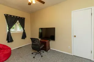 214 NE 6th Ave, Galva, IL 61434 - Photo 22