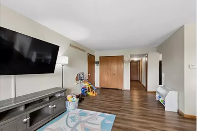 10704 Kilpatrick Avenue #3B, Oak Lawn, IL 60453 - Photo 4