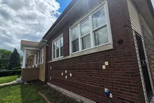 8226 S Honore St, Chicago, IL 60620 - Photo 2
