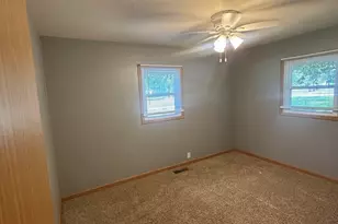 300 Hillcrest Ave, Rochelle, IL 61068 - Photo 8