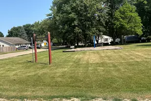 300 Hillcrest Ave, Rochelle, IL 61068 - Photo 14