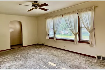 1021 7th Street, Peru, IL 61354 - Photo 2