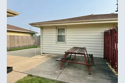 1021 7th Street, Peru, IL 61354 - Photo 24
