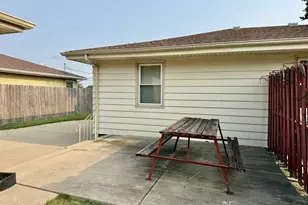 1021 7th St, Peru, IL 61354 - Photo 24