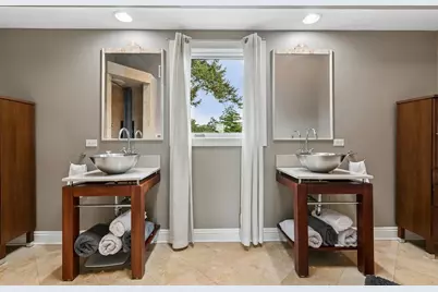 610 W Lonnquist Boulevard, Mount Prospect, IL 60056 - Photo 22