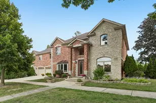 610 W Lonnquist Blvd, Mount Prospect, IL 60056 - Photo 1