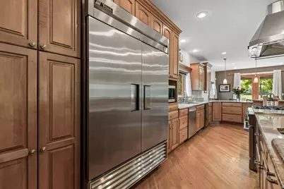 610 W Lonnquist Boulevard, Mount Prospect, IL 60056 - Photo 10