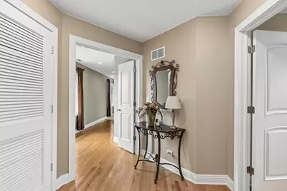 610 W Lonnquist Boulevard, Mount Prospect, IL 60056 - Photo 18